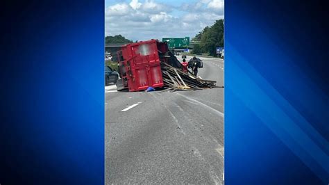 Video: Major delays on Highway 1 after dump truck rollover .